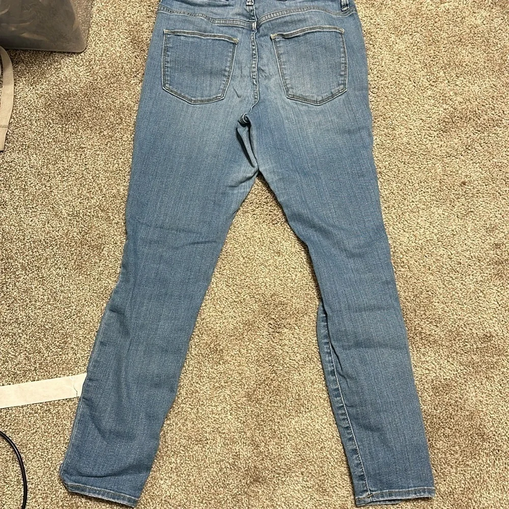 Women’s universal thread jeans - Picture 3 of 3